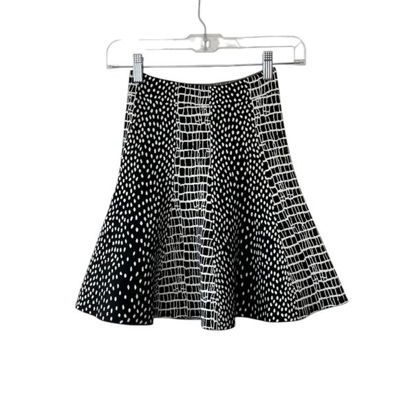 BCBGMaxAzria Black & White Animal Print High Waisted Flared Skirt XXS New - Picture 6 of 6